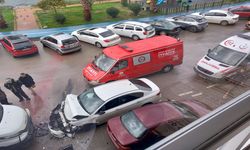 Karakum yolunda kaza; 4 yaralı...