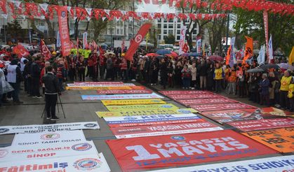 Yağmur Emekçiye engel olamadı…  Sinop’a yakışan 1 Mayıs…