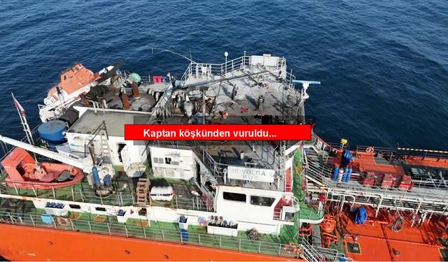 80 mil açıkta saldırıya uğrayan "MIDVOLGA-2" adlı gemi onarılıyor.
